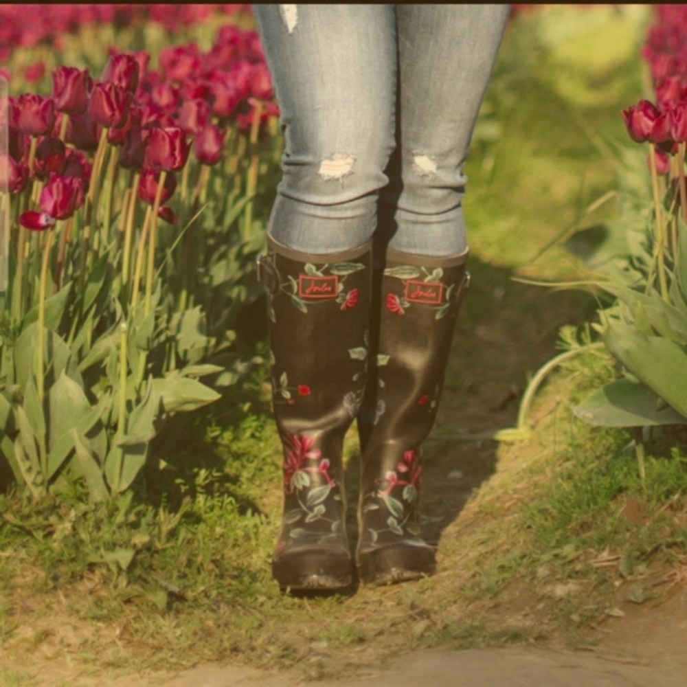 NWT Joules Floral Print Rainboots Joules Wellies in Black Hedge Flower Boot